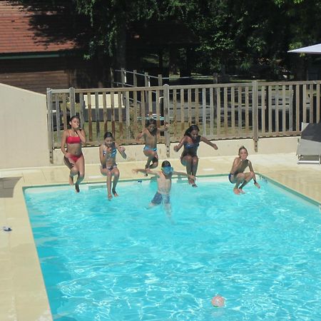 Camping Les Etoiles Saint-Sornin-Lavolps Esterno foto