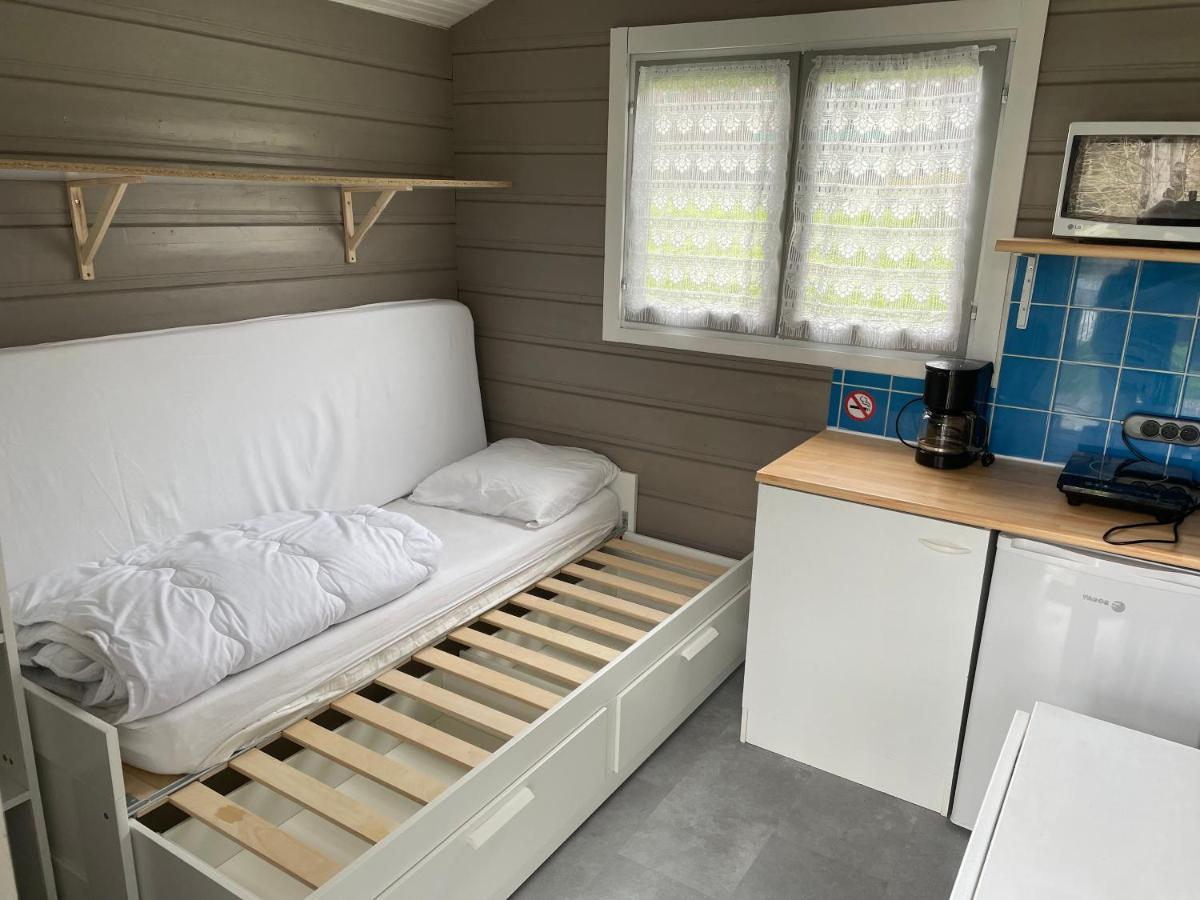 Camping Les Etoiles Saint-Sornin-Lavolps Esterno foto