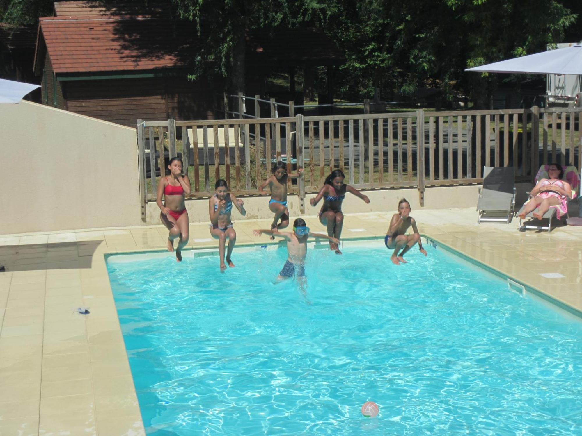 Camping Les Etoiles Saint-Sornin-Lavolps Esterno foto