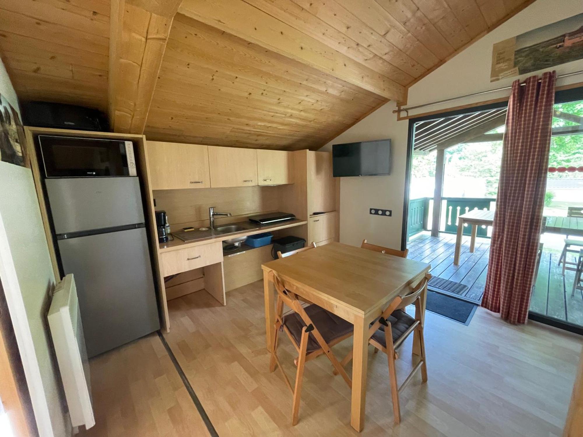 Camping Les Etoiles Saint-Sornin-Lavolps Esterno foto