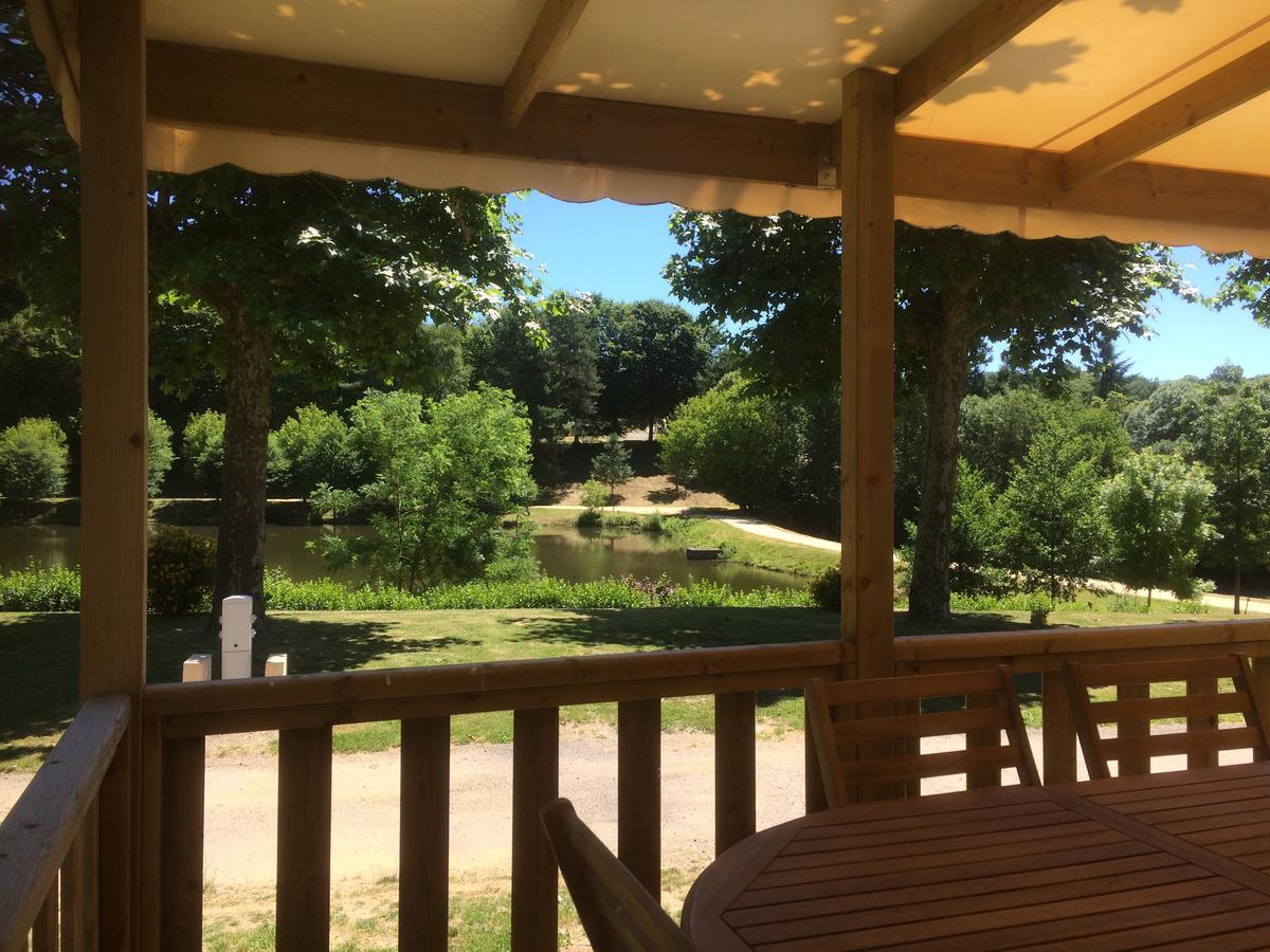 Camping Les Etoiles Saint-Sornin-Lavolps Esterno foto