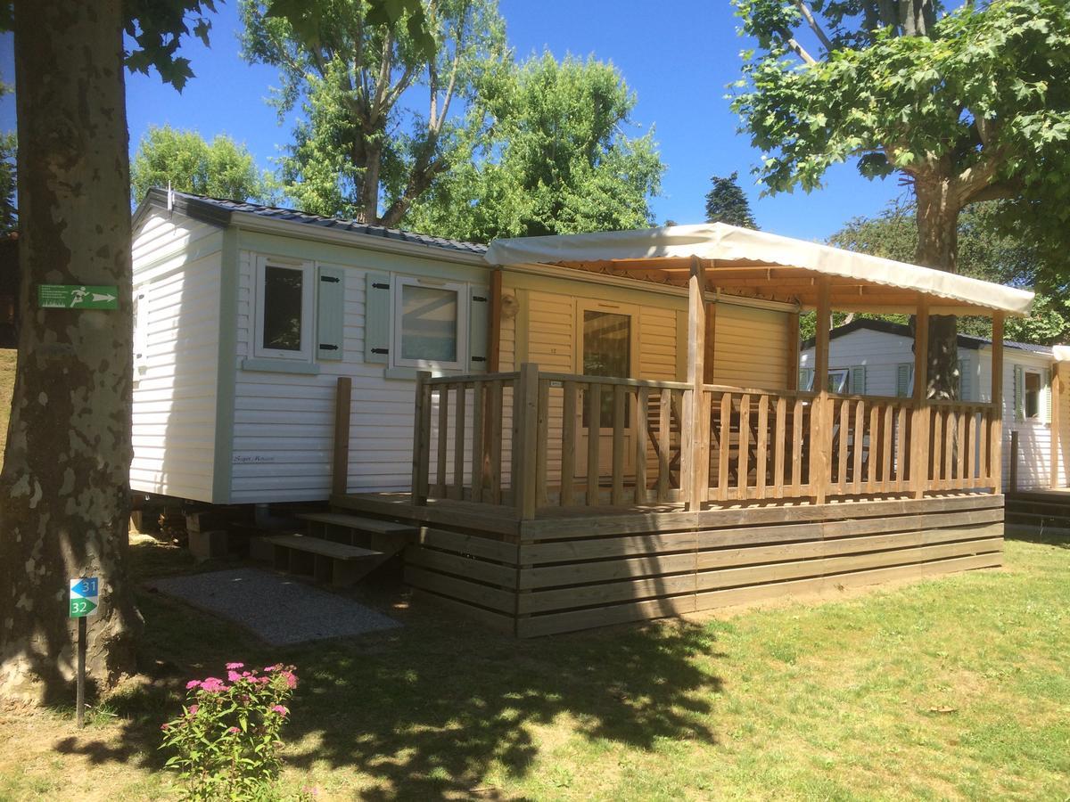 Camping Les Etoiles Saint-Sornin-Lavolps Esterno foto
