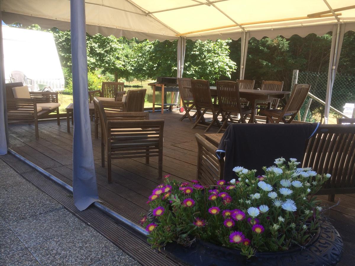 Camping Les Etoiles Saint-Sornin-Lavolps Esterno foto
