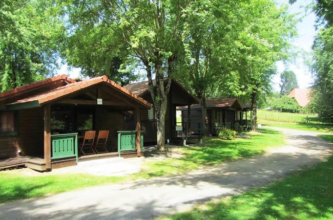 Camping Les Etoiles Saint-Sornin-Lavolps Esterno foto