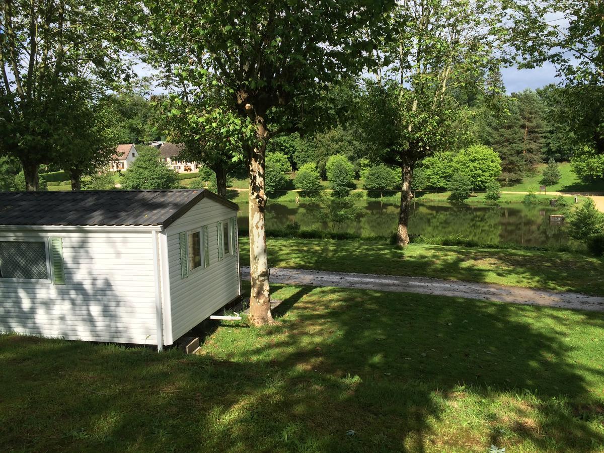 Camping Les Etoiles Saint-Sornin-Lavolps Esterno foto